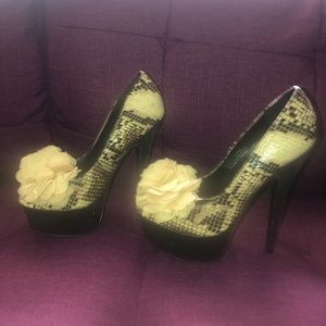 Ziti Soho Animal Print Pumps